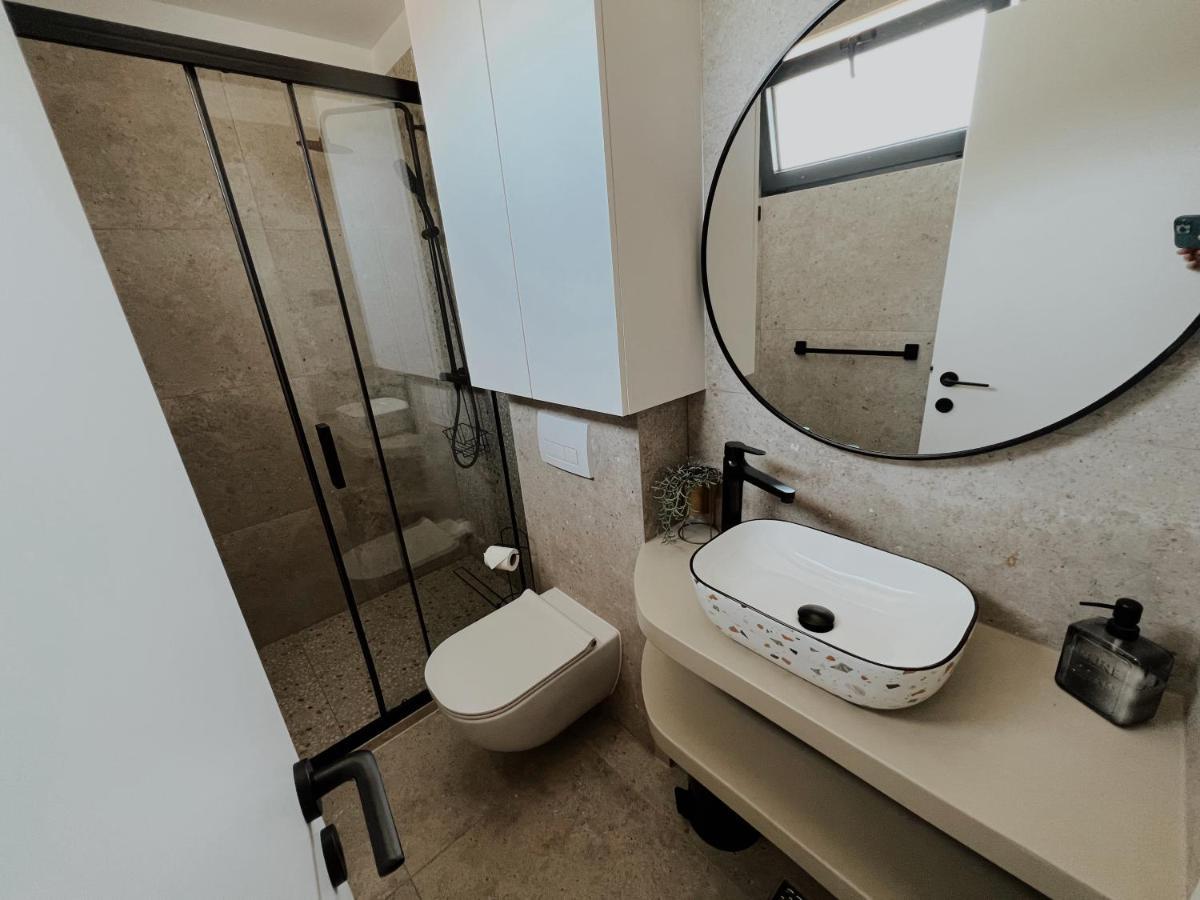 Dawn & Dusk - Modern Two Bedroom Apartment With Mountain Views Čilipi 外观 照片